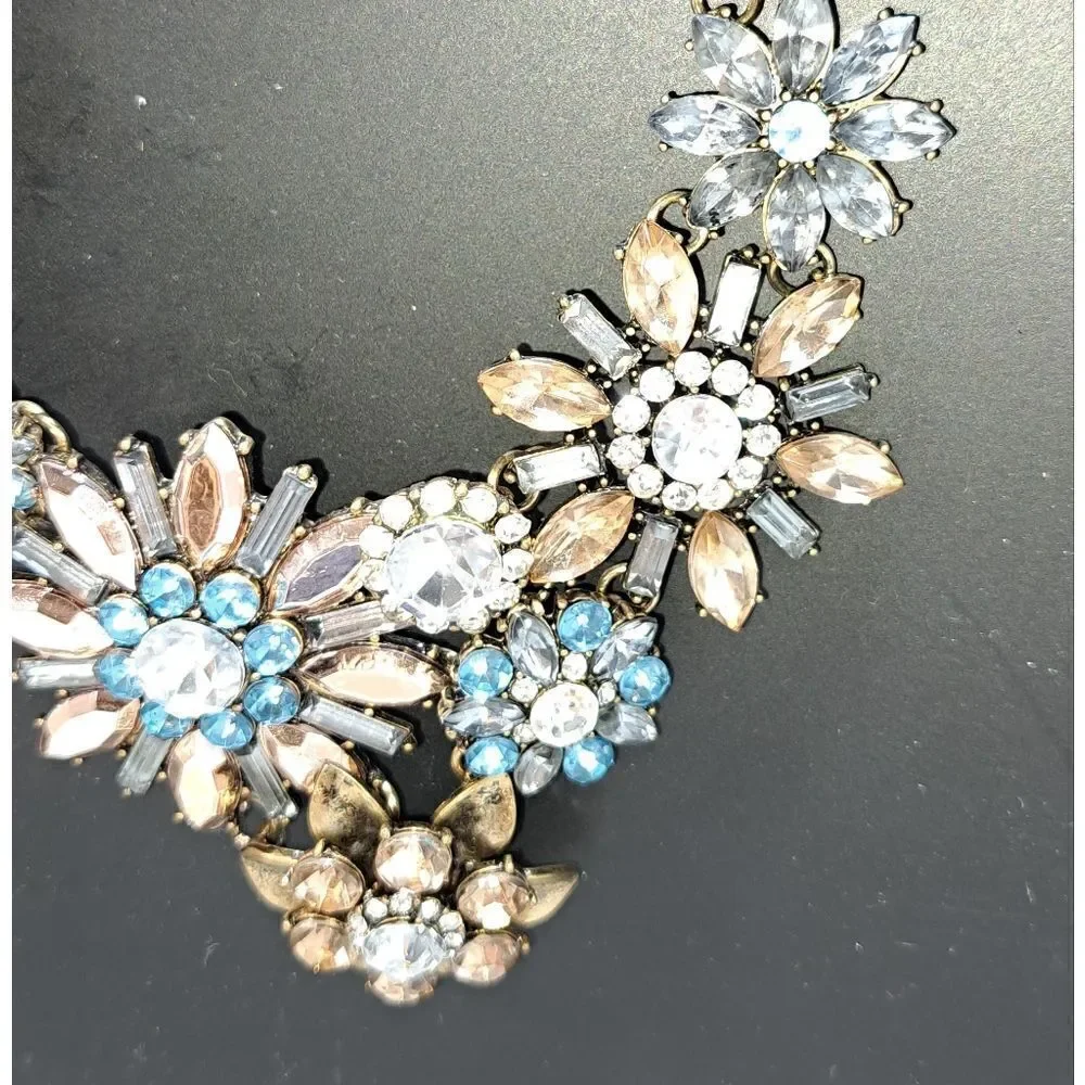 NWT Forever 21 Jeweled Necklace - Picture 3 of 8